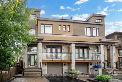 386 BERKLEY Avenue, Carlingwood - Westboro and Area, ON K2A 2G7