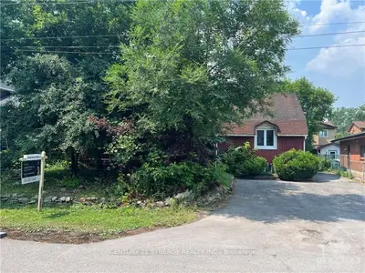 1149 Snow Street, Cyrville - Carson Grove - Pineview, On K1j 7r5