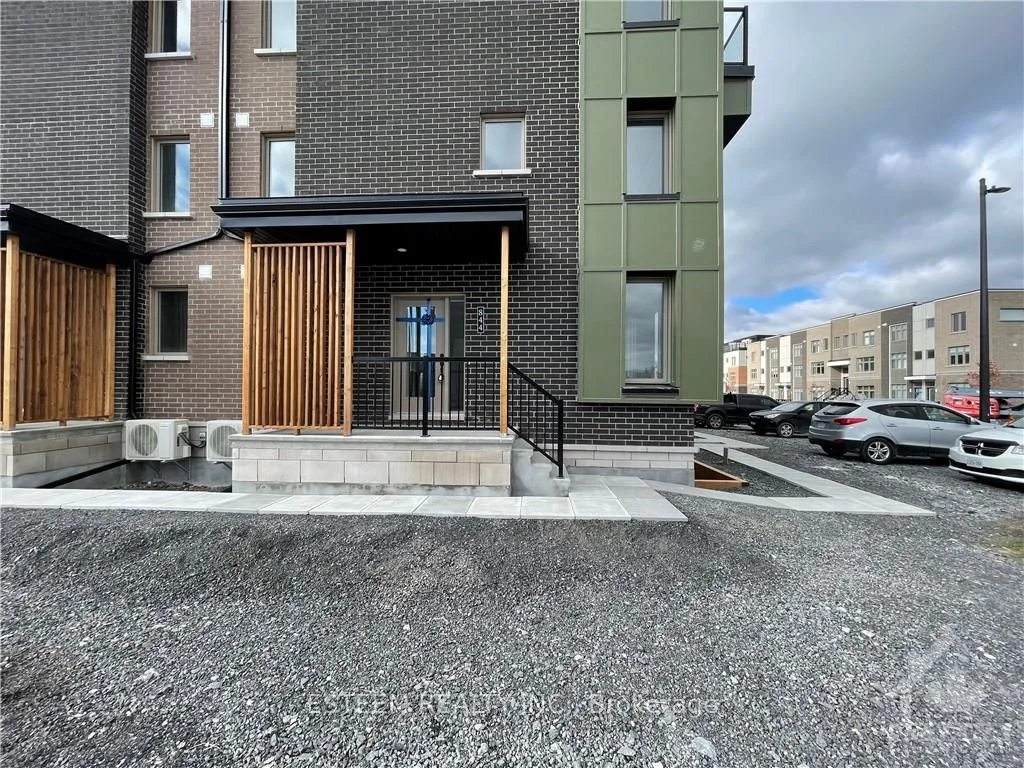 844 Mikinak Road, Manor Park - Cardinal Glen And Area, On K1k 4z4