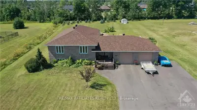 22 South Point Drive, Rideau Lakes, On K7a 4s5