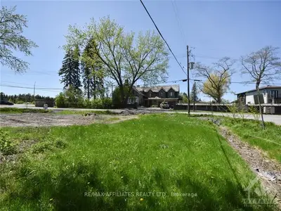 103 JAMES CUMMINGS Avenue, Crystal Bay - Rocky Point - Bayshore, ON K2H 8E4