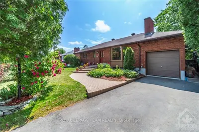 48 EPWORTH Avenue, Meadowlands - Crestview and Area, ON K2G 2L7