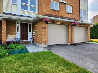 272 Dalehurst Drive B, Tanglewood - Grenfell Glen - Pineglen, On K2g 4j5