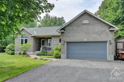 2069 ONYX Street, Orleans - Cumberland and Area, ON K0A 3H0