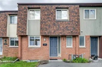 3181 OLYMPIC Way, Blossom Park - Airport and Area, ON K1T 1Y9