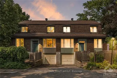 60 River Garden, Billings Bridge - Riverside Park And Area, On K1v 1m8