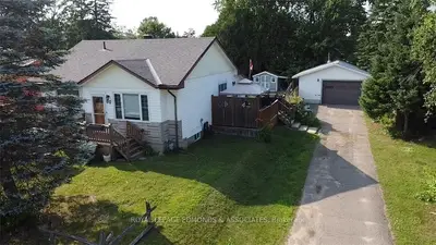 15 Russell Street, Petawawa, On K8h 1t8