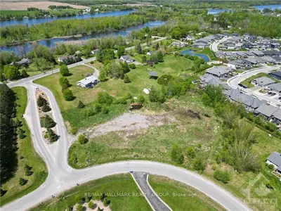 3 HERITAGE Boulevard, North Grenville, ON K0G 1J0