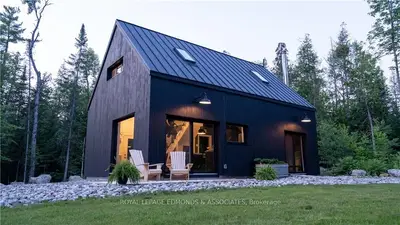 1082 Rapid Road, Whitewater Region, On K0j 2l0