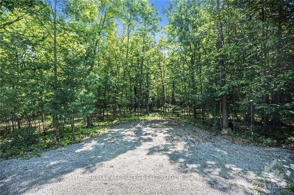 6 ROCK FOREST Road, Constance Bay - Dunrobin - Kilmaurs - Woodlawn, ON K0A 1T0