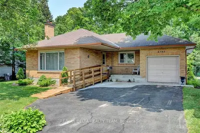 6782 Barsona Place, Orleans - Convent Glen And Area, On K1c 1j3