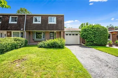 52 Lindhurst Crescent, South Of Baseline To Knoxdale, On K2g 0t7