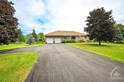 13 South Point Drive, Rideau Lakes, On K7a 4s5