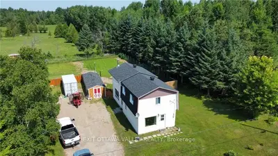 228 White Water Road, Laurentian Valley, On K8a 6w4