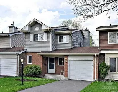 44 FAIR OAKS Crescent, South of Baseline to Knoxdale, ON K2G 4W5