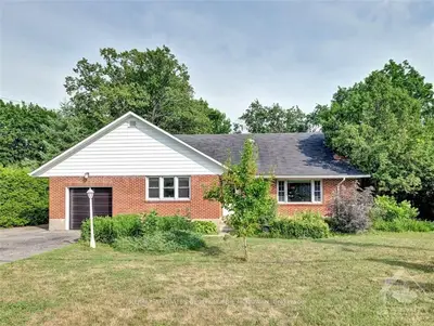 102 Van Buren Street, North Grenville, On K0g 1j0