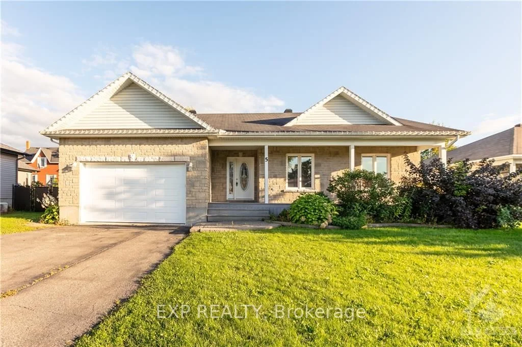 5 Wintonia Drive, North Dundas, On K0c 2k0