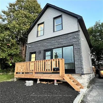 220 Mcarthur Avenue 1, Vanier And Kingsview Park, On K1l 6p5