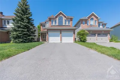 49 Whitestone Drive, Carlington - Central Park, On K2c 4a9