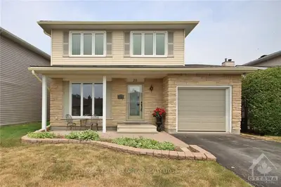20 Ardell Grove, South Of Baseline To Knoxdale, On K2g 4g4