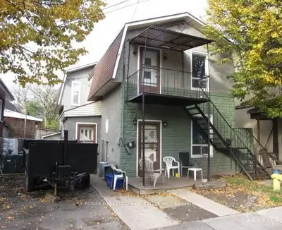 210 Hannah Street, Vanier And Kingsview Park, On K1l 7m7
