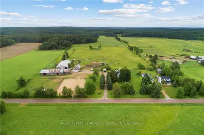 1605 FOREST LEA Road, Laurentian Valley, ON K8A 6W6
