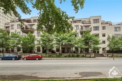 369 North River Road Ph-a, Vanier And Kingsview Park, On K1l 8c2