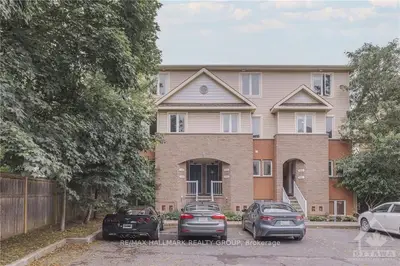 100 Strathaven, Cyrville - Carson Grove - Pineview, On K1j 1k7