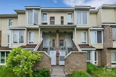 209 A Woodfield Drive, Tanglewood - Grenfell Glen - Pineglen, On K2g 4p2