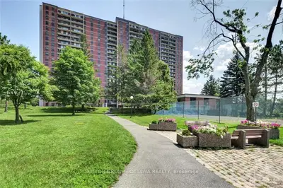 665 Bathgate Drive 1813, Overbrook - Castleheights And Area, On K1k 3y4