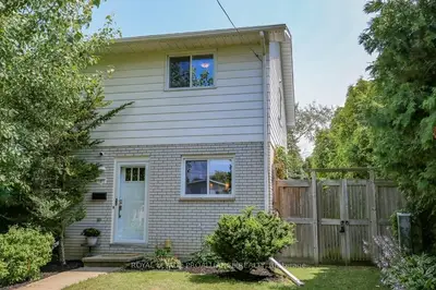 7 Maple Avenue, Brockville, On K6v 1y3