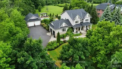24 RIDINGVIEW Crescent, Stittsville - Munster - Richmond, ON K2S 1W3
