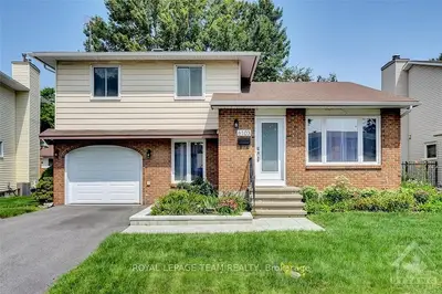 6103 VINEYARD Drive, Orleans - Convent Glen and Area, ON K1C 2H7