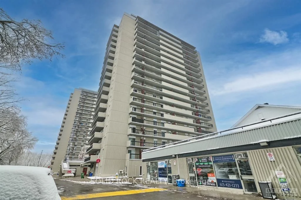 158B MCARTHUR Avenue 1009, Vanier and Kingsview Park, ON K1L 8C9