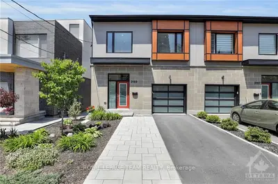 2189 Deschenes Street, Woodroffe, On K2b 6n2