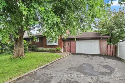 60 Harris Place, Meadowlands - Crestview And Area, On K2g 2p6