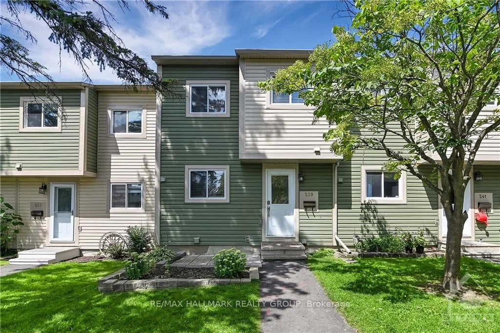 239 TEAL Crescent, Orleans - Cumberland and Area, ON K1E 2C3