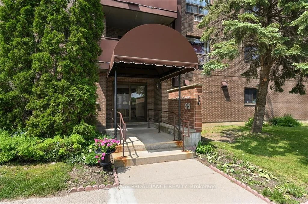 95 Windsor Drive 204, Brockville, On K6v 3h7