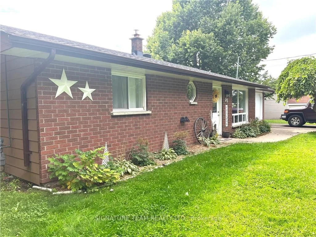 51 ROBERTSON Drive, Whitewater Region, ON K0J 1C0