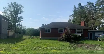 50 Oakridge Boulevard, Meadowlands - Crestview And Area, On K2g 2t5