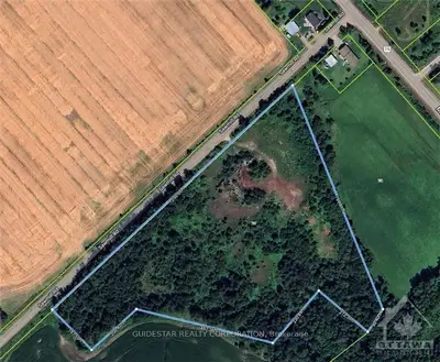 39 Sawmill Road, Laurentian Valley, On K8a 6w4