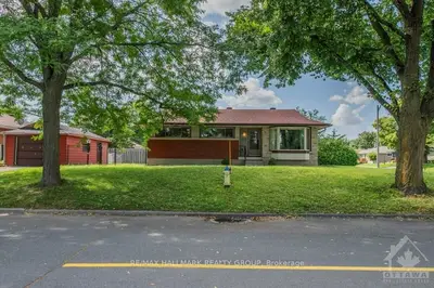 2155 LEMAY Crescent, Elmvale Acres and Area, ON K1G 2X5