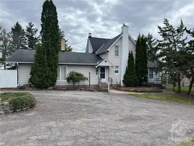 2083 RIVER Road, Greely - Metcalfe - Osgoode - Vernon and Area, ON K4M 1B4