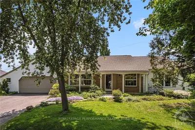 888 Rand Avenue, Billings Bridge - Riverside Park And Area, On K1v 6x4