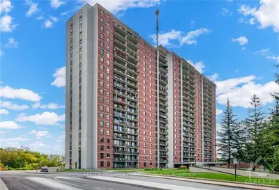 665 Bathgate Drive 205, Overbrook - Castleheights And Area, On K1k 3y4