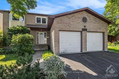 6424 BEAUSEJOUR Drive, Orleans - Convent Glen and Area, ON K1C 4W3