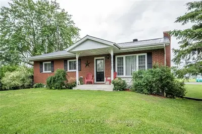 22000 Laggan-glenelg Road, North Glengarry, On K0b 1e0