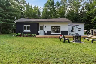 22 Chemainus Street, Laurentian Hills, On K0j 1j0
