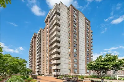 200 Lafontaine Avenue 1110, Vanier And Kingsview Park, On K1l 8k8