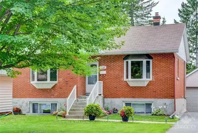 1564 Caledon Street, Alta Vista And Area, On K1g 0h8